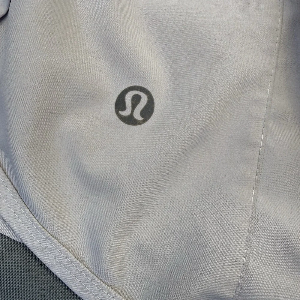 Lululemon Tracker Short‎ V Stone White Lined Size 4 Low-Rise Drawstring *No Tag